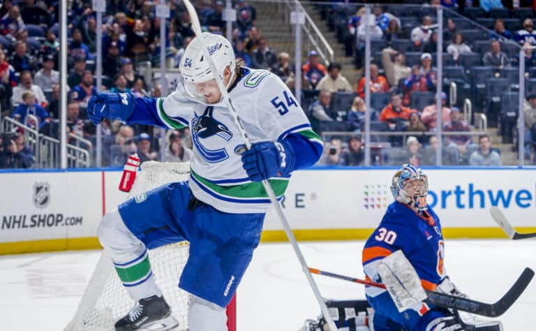 Aatu Räty liekeissä NHL:ssä – upea ilta päättyi karulla tavalla Aatu Räty liekeissä NHL:ssä – upea ilta päättyi karulla tavalla