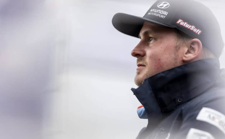 Esapekka Lappi kaasutteli voittajaksi – Jari-Matti Latvala näytti suojatilleen ajamisen maalia