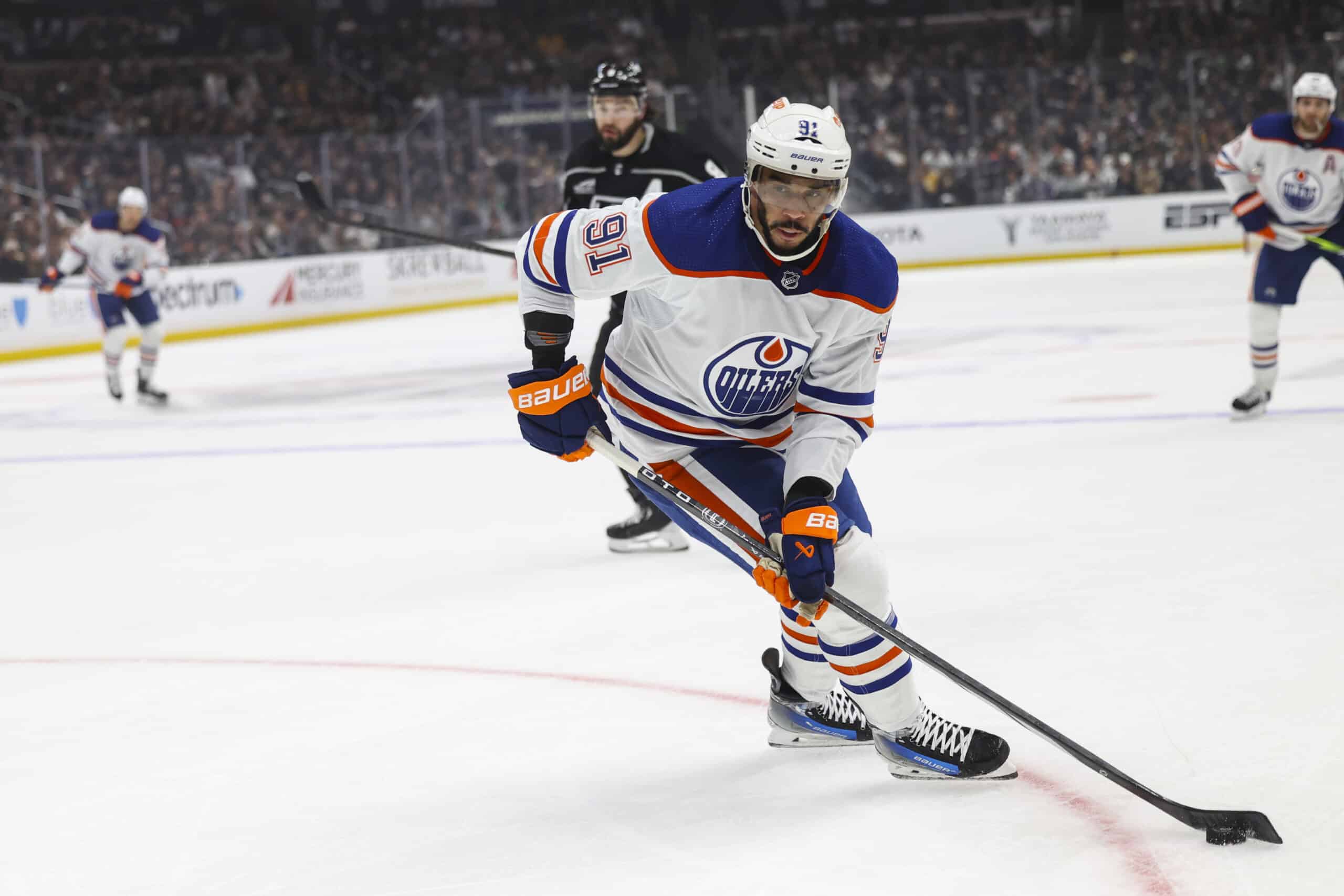 NHL-tähti kaupattiin – ilmoitus tuli poikkeuksellisella tavalla