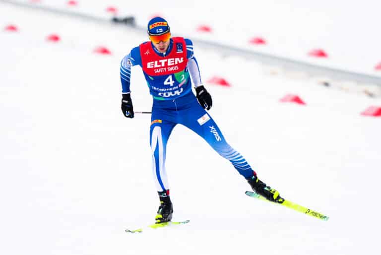 Ilkka Herola teki vahvan nousun hiihto-osuudella