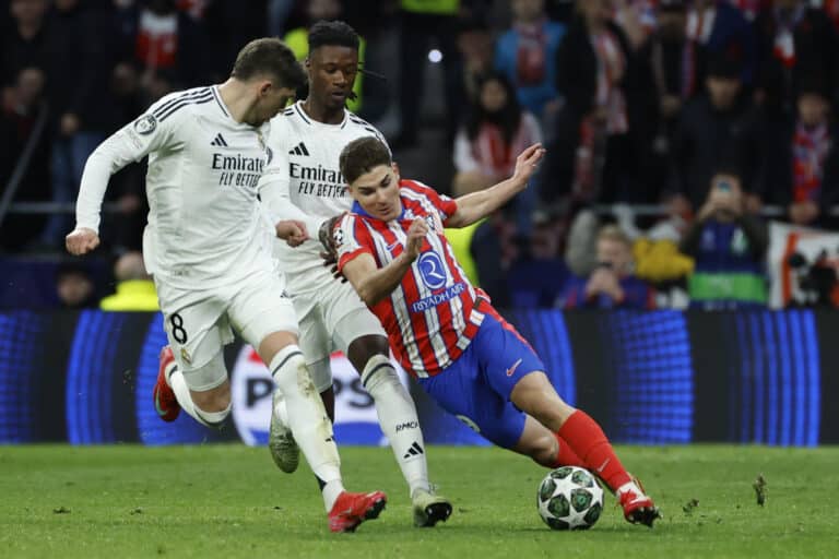 Atleticon Diego Simeone tunteikkaana
