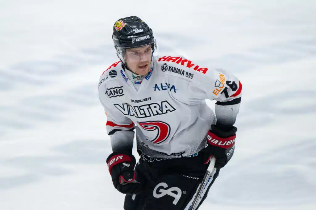 AL: Ilves nappasi toisen liigaseuran ykkössentterin