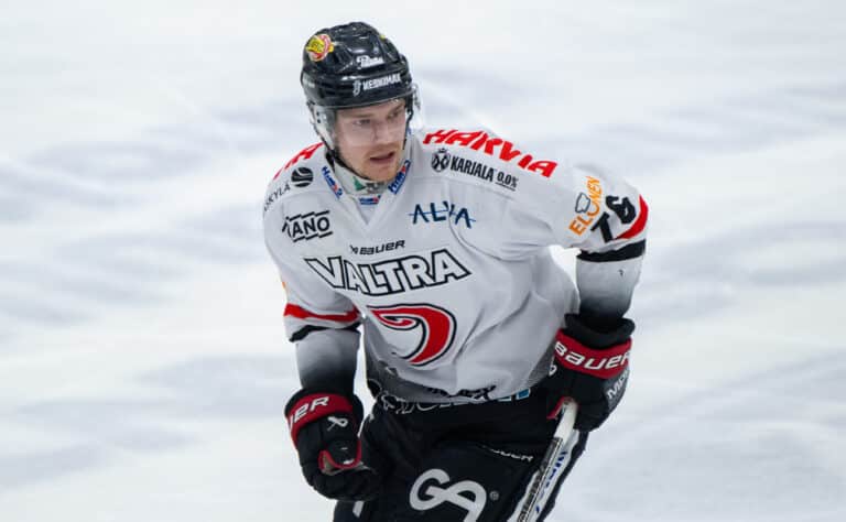 AL: Ilves nappasi toisen liigaseuran ykkössentterin