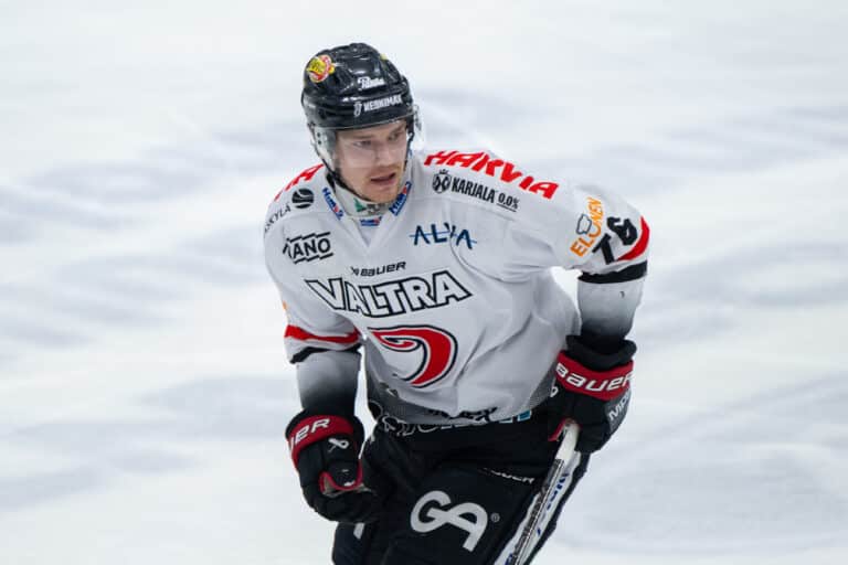 AL: Ilves nappasi toisen liigaseuran ykkössentterin