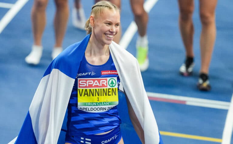 Saga Vanninen saa hienon palkinnon työstään Saga Vanninen saa hienon palkinnon työstään