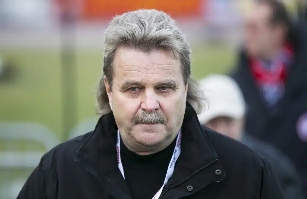 Kova väite Hjallis Harkimon ja Kalervo Kummolan takavuosien ”hyvä veli -systeemistä”