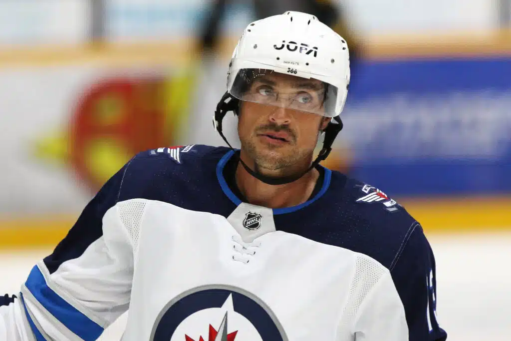 Teemu Selänne hehkutti Ovetshkinia – Perussuomalaisten Jani Mäkelältä sivallus