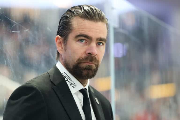 Jussi Ahokasta suitsutetaan Kanadassa – ”Opettaja”