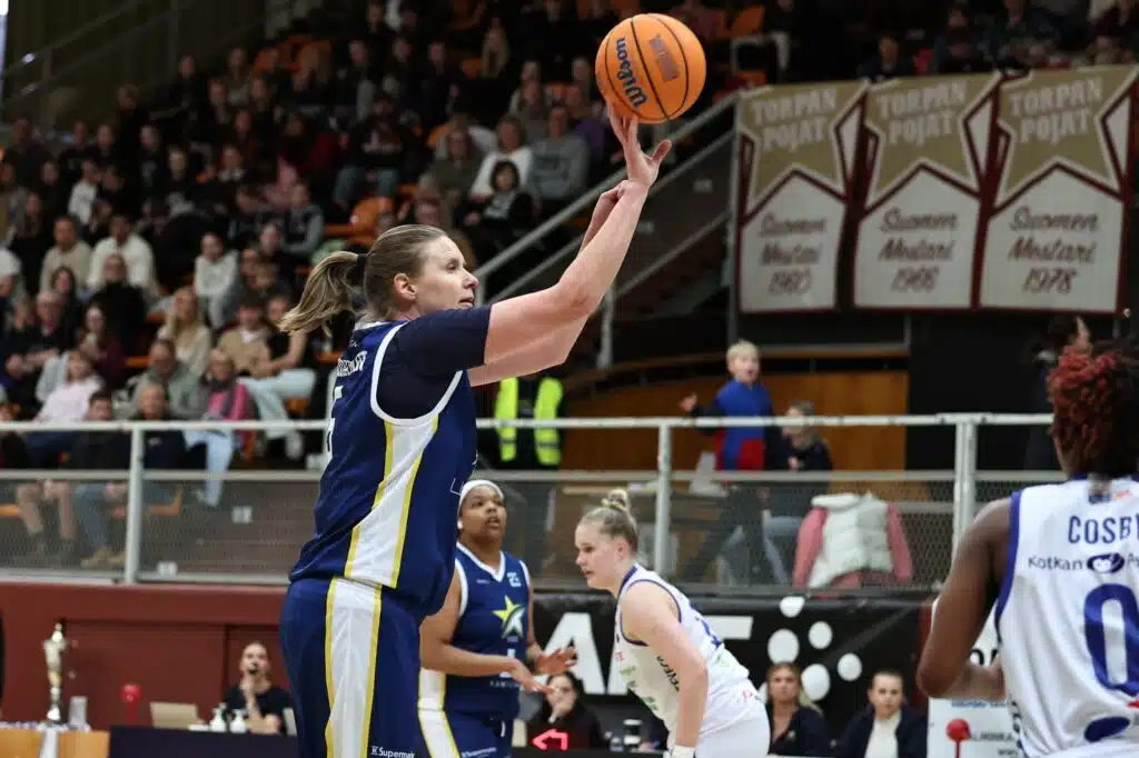 47-vuotias lajilegenda dominoi – nyt on Suomen mestaruus lähellä