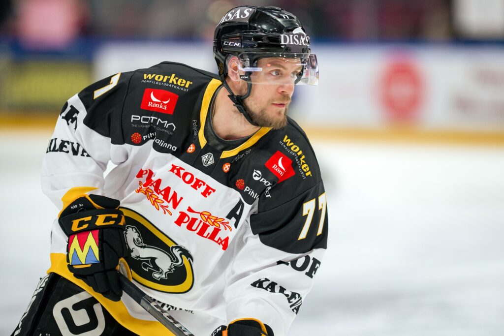 Tässä on Teemu Turusen uusi seura Tässä on Teemu Turusen uusi seura