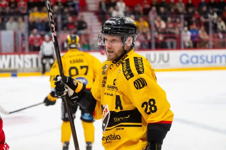 Kuopiossa kova jääkiekkovoitto – ”Nyt viimeistään syttyy”