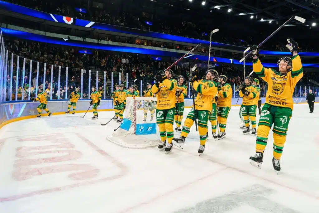 SM-liigassa hämmentävä tilanne – työpaikkoja on nyt liipaisimella