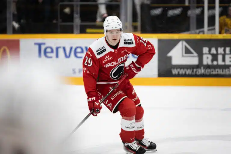 Suomalaislupaus korkealla NHL-joukkueen listalla: ”Hän on loistava hyökkääjä”