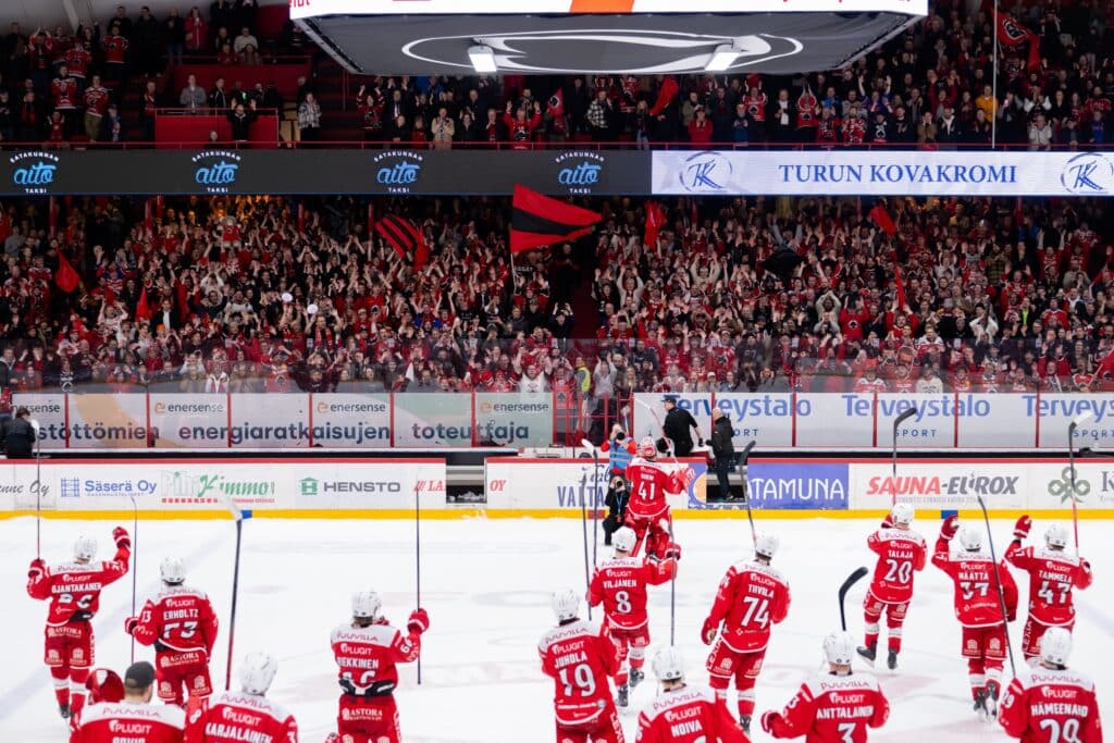 Näkökulma: SM-liigassa muhii jättimäinen yllätys - vahvoja kaikuja hullusta keväästä yli 10 vuoden takaa Näkökulma: SM-liigassa muhii jättimäinen yllätys – vahvoja kaikuja hullusta keväästä yli 10 vuoden takaa