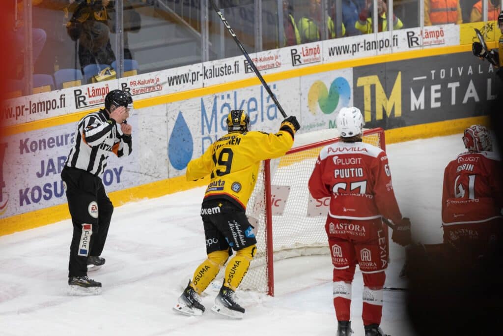 SM-liigan seiskapeli meni todella jännäksi - hurja temppu jäi tekemättä SM-liigan seiskapeli meni todella jännäksi – hurja temppu jäi tekemättä