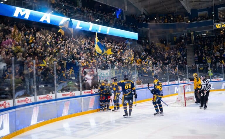 Lukko nousi kuilun partaalta – välieräsarja jatkuu