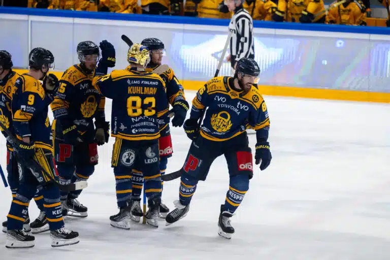 Lukko kasaa taas kovaa joukkuetta – nippu jatkosopimuksia ja yksi uusi hankinta
