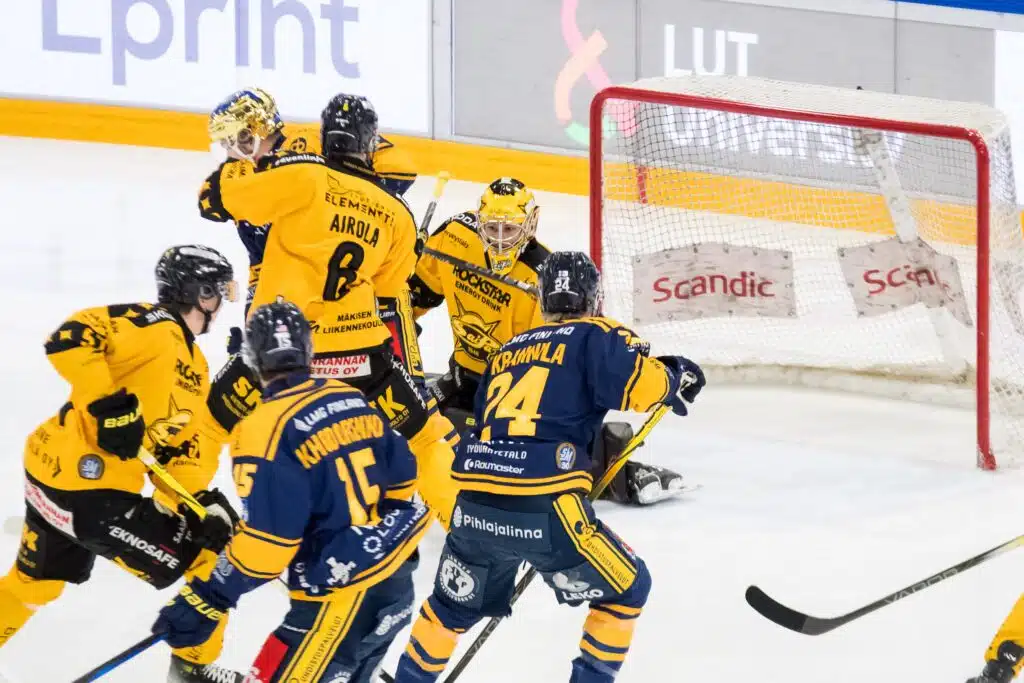SM-liigan Lukko vahvisti rivejään