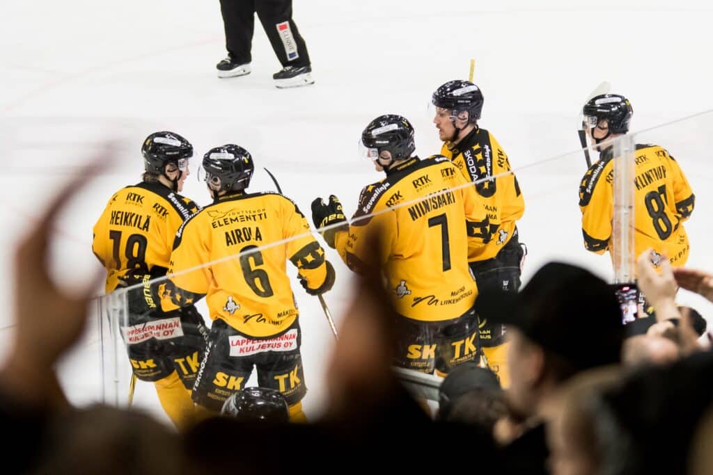 Näin pelataan SM-liigan finaaleissa, Tapparalta tyylikäs ele SaiPa