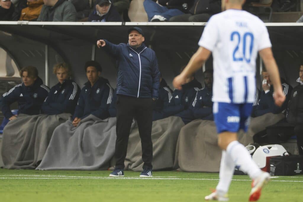 HJK:n kannattajille riitti - katsomossa raju kannanotto HJK:n kannattajille riitti – katsomossa raju kannanotto