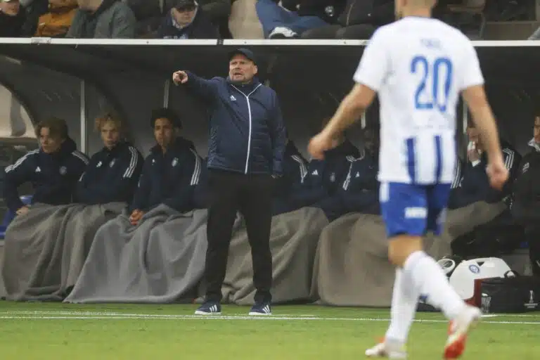 HJK:n kannattajille riitti – katsomossa raju kannanotto