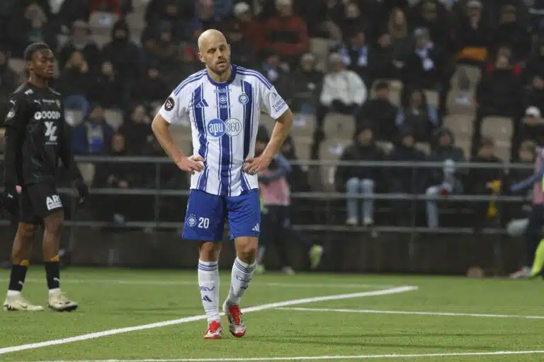 Teemu Pukki yhä sivussa, myös Huuhkajista? – HJK esittelee uuden maalivahdin