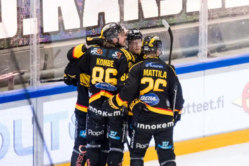SM-liiga-seuralta brutaali tieto: Kahdeksan pelaajaa sairastuvalla