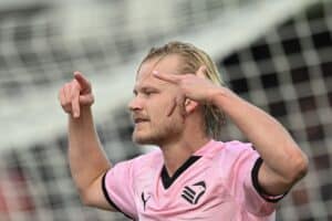 Joel Pohjanpalo on ylivoimaisessa johdossa