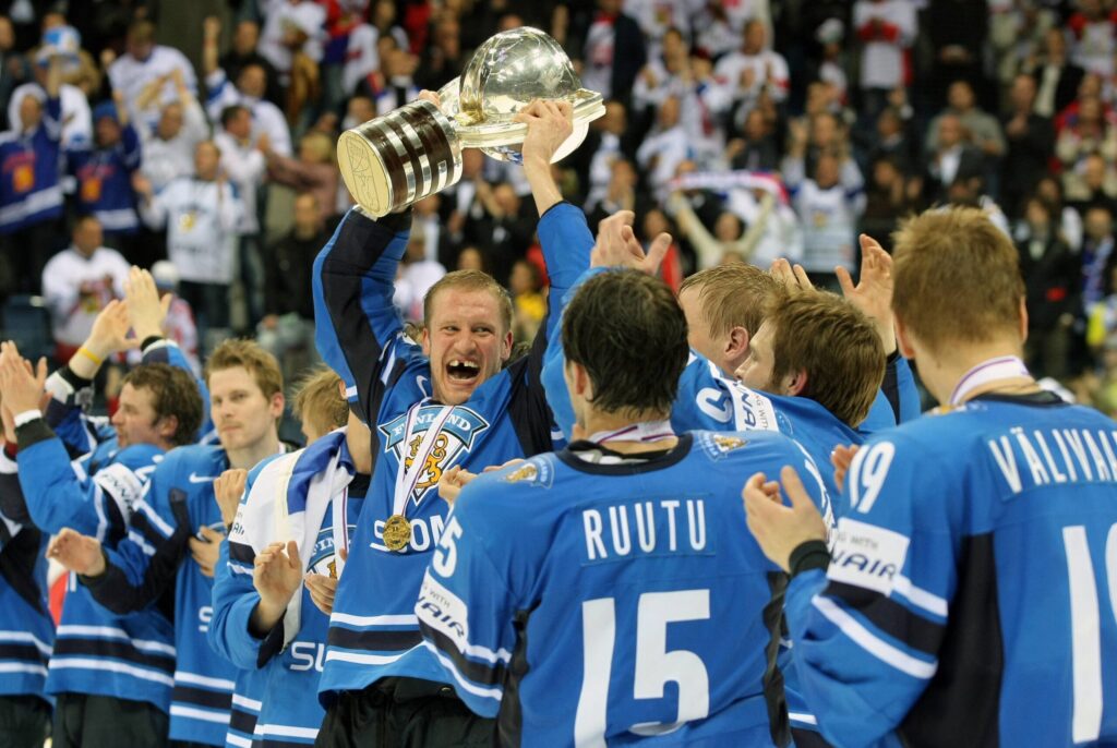 NHL-tähti Ossi Väänänen paljastaa Jokerien salaisen aseen: ”Kaikki lähtee joukkuehengestä” NHL-tähti Ossi Väänänen paljastaa Jokerien salaisen aseen: ”Kaikki lähtee joukkuehengestä”