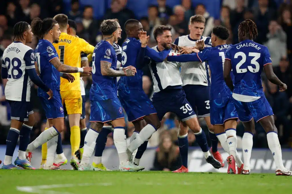 Chelsea voitti taas Tottenhamin – Man City putosi taas katastrofin partaalle