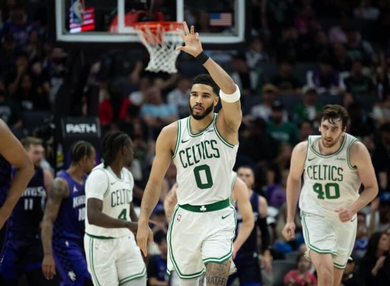 Boston Celtics hajottaa vuoden takaista mestarijoukkuettaan – nyt lähti latvialaissentteri