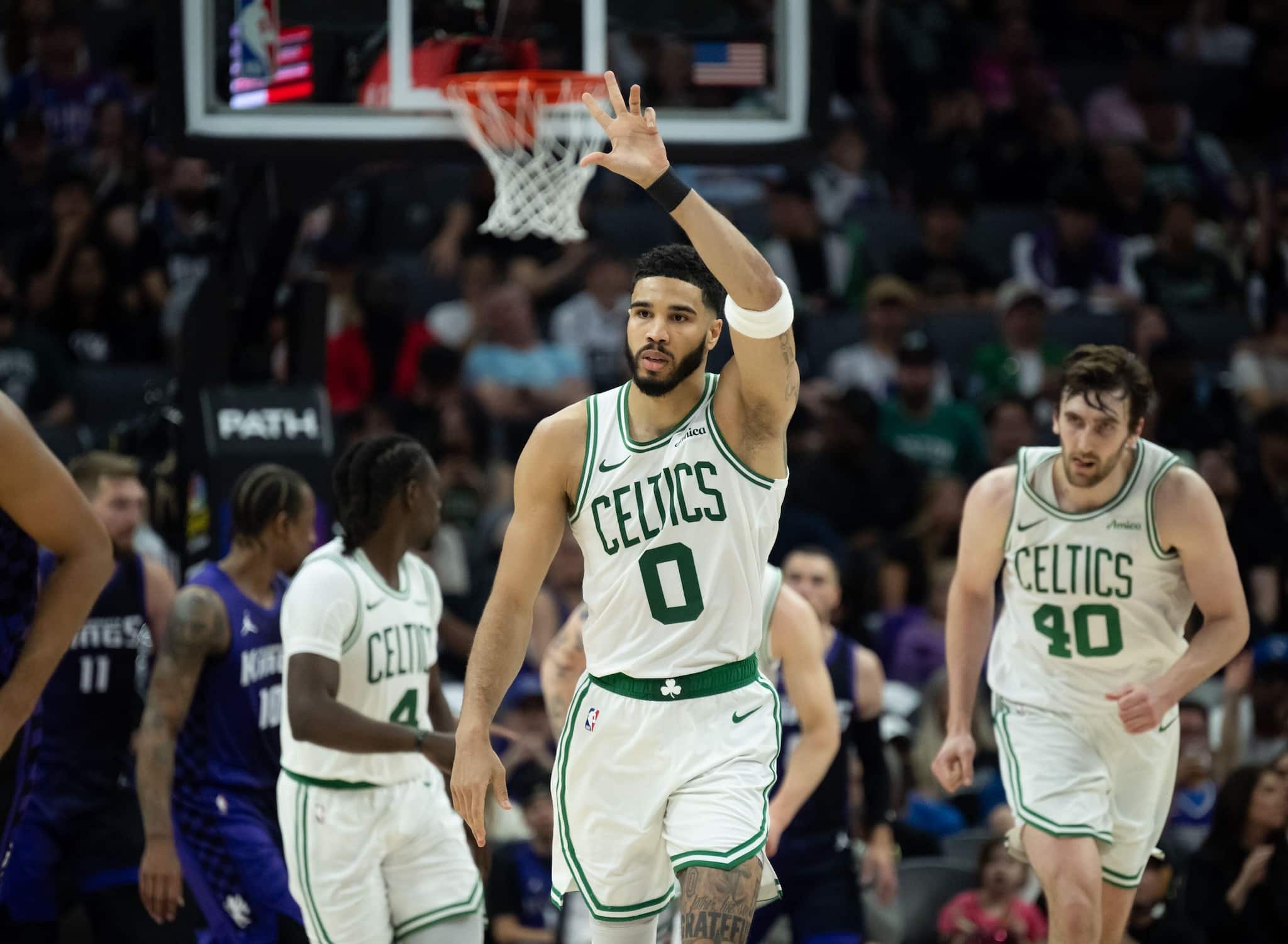NBA-mestari heräsi toiselle kierrokselle – selvä voitto Manhattanilla