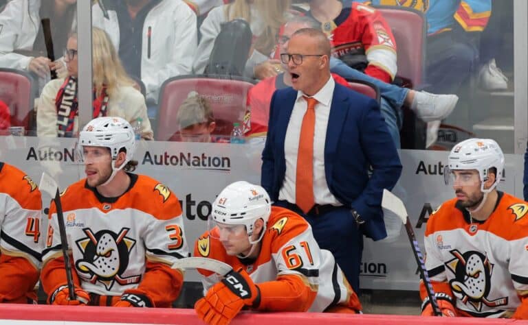 NHL-seura antoi kenkää päävalmentajalleen NHL-seura antoi kenkää päävalmentajalleen