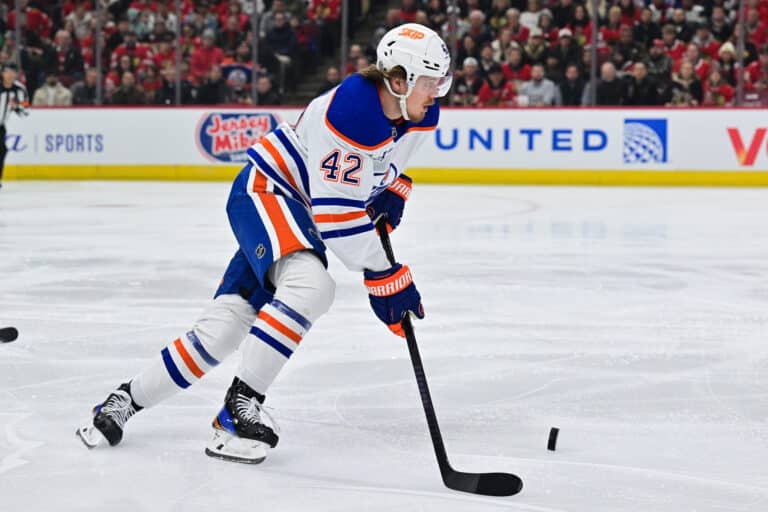 Kasperi Kapasella kahden tehopisteen ilta – Edmonton voitti Stanley Cup -finaalien ykköspelin jatkoajalla