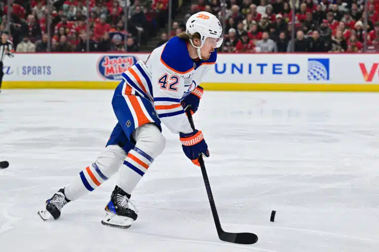 Kasperi Kapasella kahden tehopisteen ilta – Edmonton voitti Stanley Cup -finaalien ykköspelin jatkoajalla