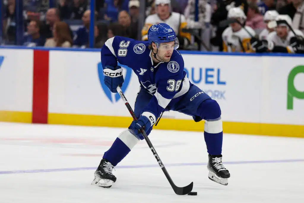 Aleksander Barkovin torpannut Tampa Bayn hyökkääjä pelikieltoon