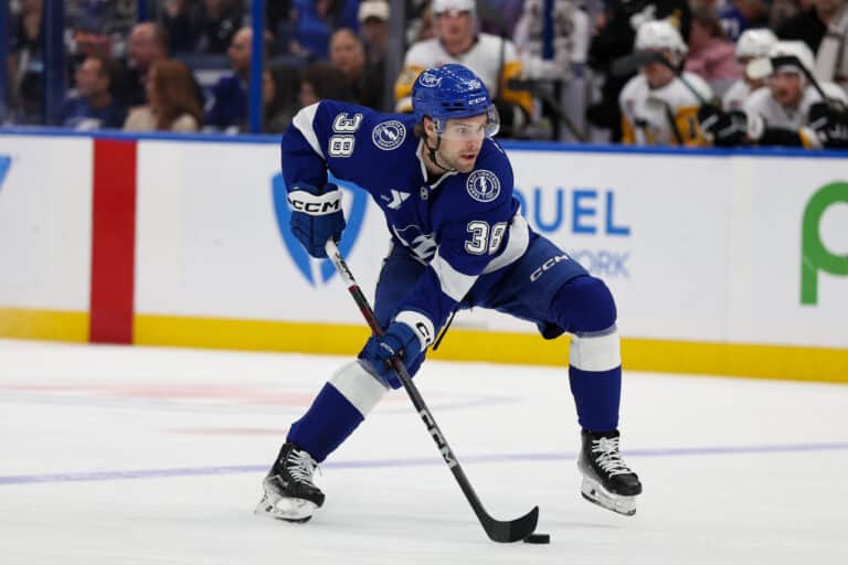 Aleksander Barkovin torpannut Tampa Bayn hyökkääjä pelikieltoon