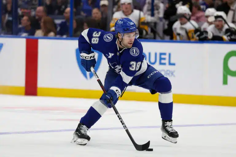 Aleksander Barkovin torpannut Tampa Bayn hyökkääjä pelikieltoon