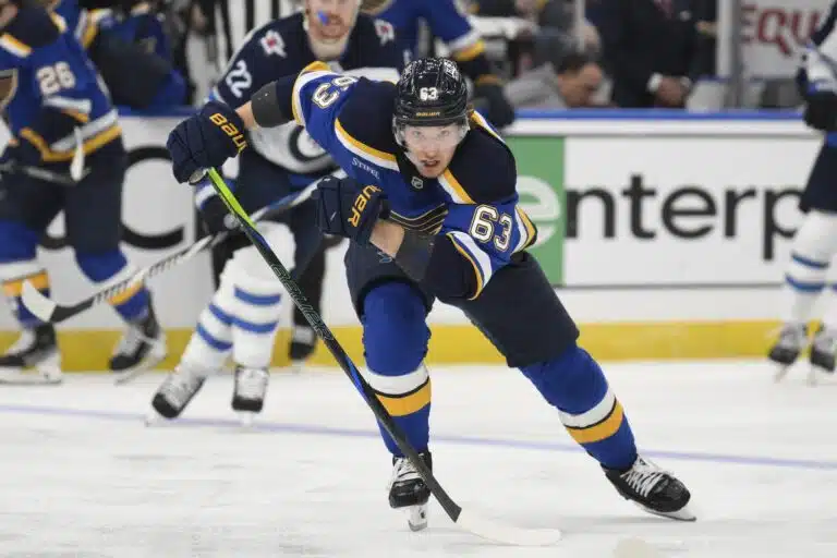 NHL:n pudotuspeleissä hurja temppu – 23-vuotias kanadalainen nousi harvalukuiseen joukkoon