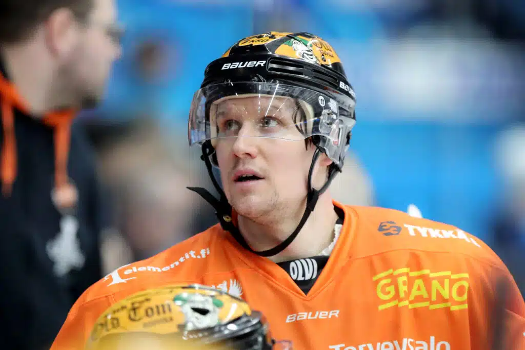 Tapparan tuplamestari lyö luistimet naulaan