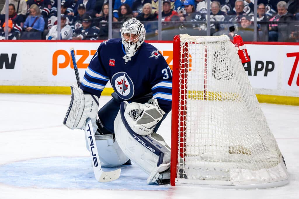 NHL:n ykkösjoukkueen yllä on tummia pilviä - floppaako supertähti jälleen? NHL:n ykkösjoukkueen yllä on tummia pilviä – floppaako supertähti jälleen?
