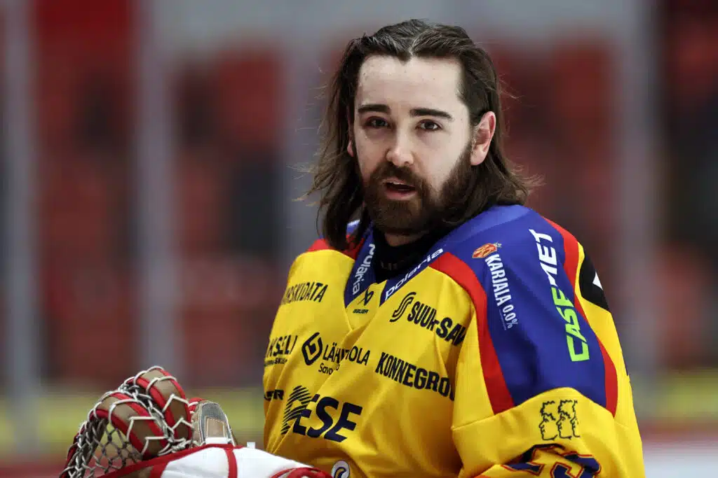 Jukureilta tipahti iso sopimusuutinen