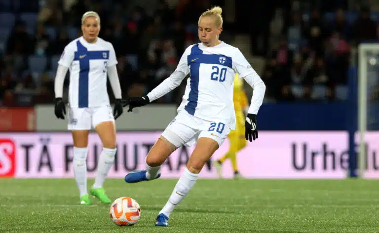 Suomen maajoukkuetähdelle hieno sopimusuutinen