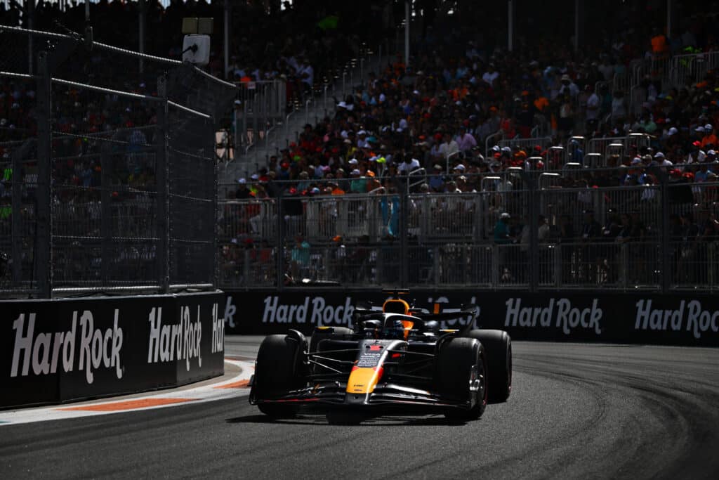 F1-kisaa uhkaa kaaos – tästä on Miamissa kyse F1-kisaa uhkaa kaaos – tästä on Miamissa kyse