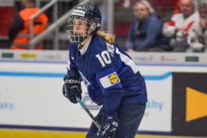 Naisleijonat epidemian kourissa – pelaaja kommentoi hyvää pöhinää