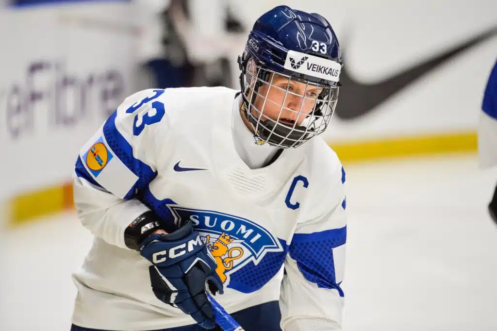 Naisleijonat kohtaa Kanadan – kapteenilta selvää tekstiä