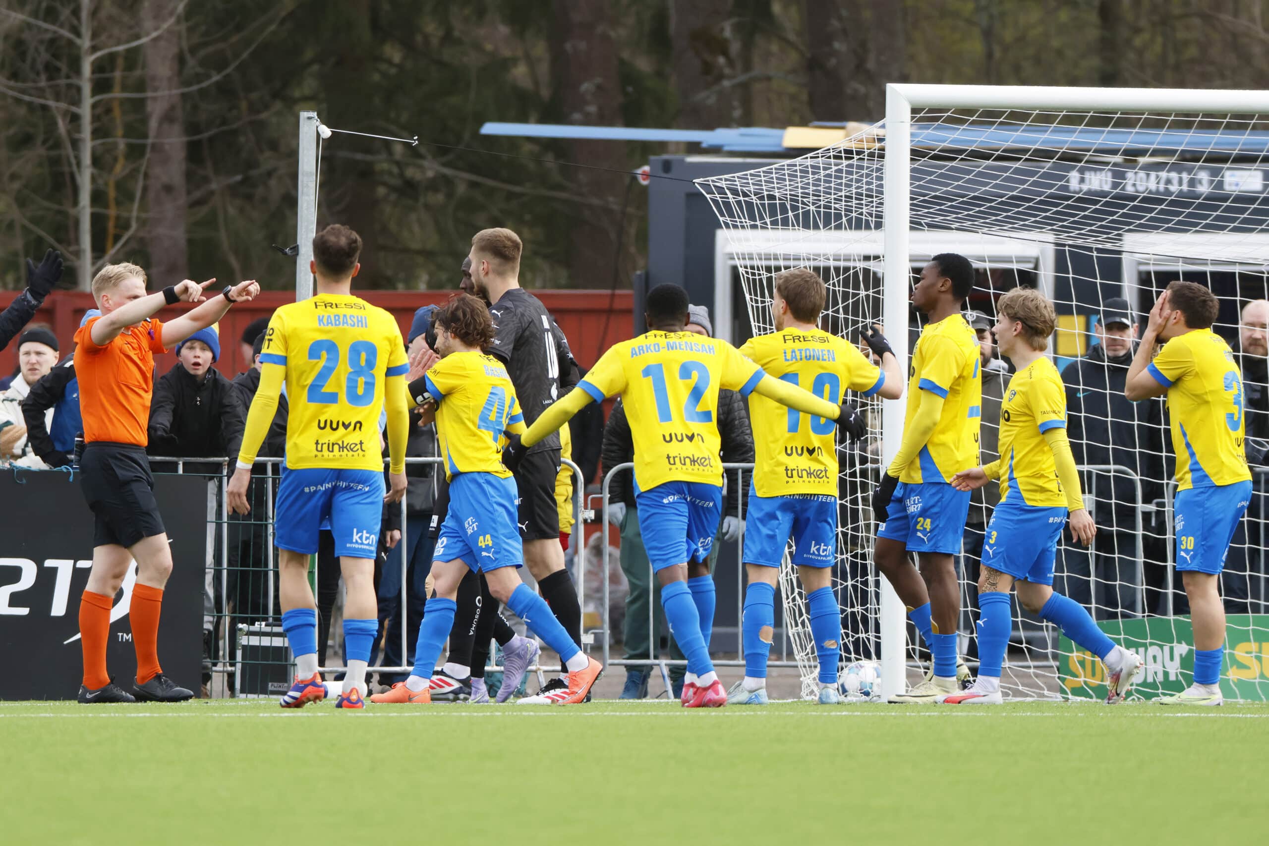 Veikkausliigan seura on jättänyt vastalauseen pelaajan saamasta punaisesta kortista