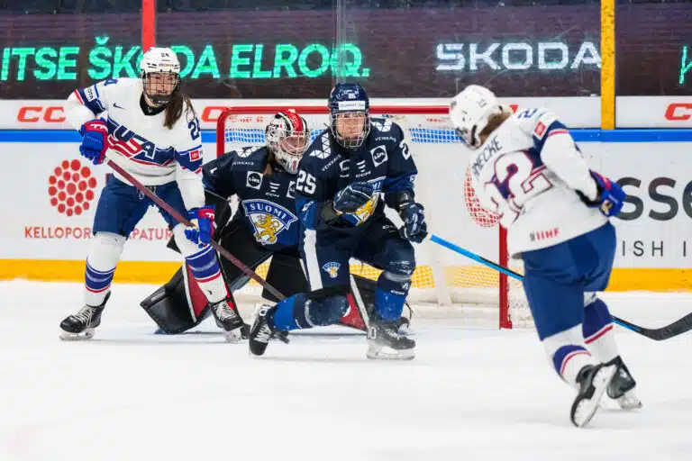 MM-kiekossa oli jysähtää jättimäinen paukku