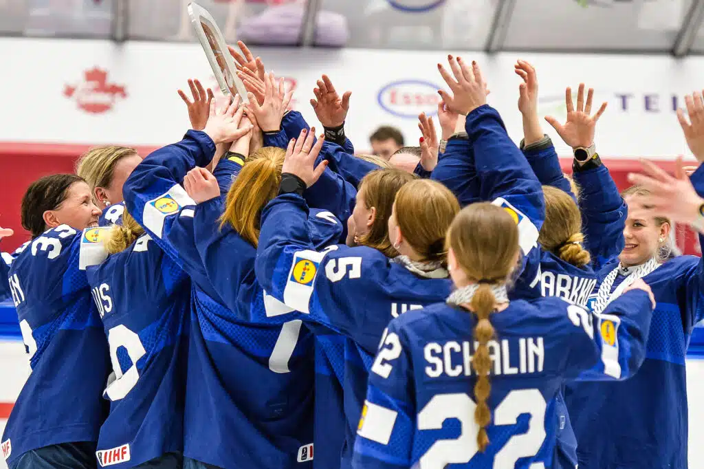 Naisleijonien joukkue EHT-turnauseen valittu