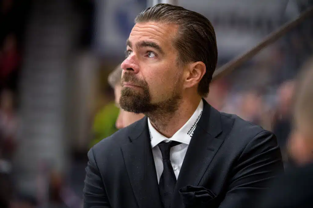 Suomalaisvalmentaja paljastaa – oli lähellä NHL-pestiä